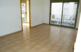 Two-bedroom apartment with a terrace at 300 meters from the beach, in the center of Lloret de Mar, Spain for 143,000 €