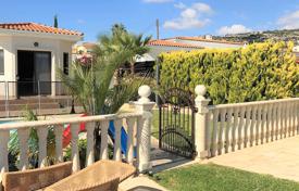 Deluxe 4 Bedroom Bungalow with Private Swimming Pool and Enormous Plot overlooking Panoramic Sea Views for sale in Peyia village — Paphos for 640,000 €