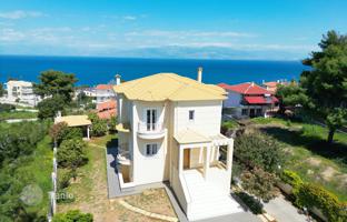 Three-storey house with a garden near the sea in Xylokastro, Peloponnese, Greece for 320,000 €