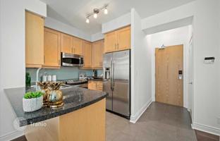 3-bedroom apartment in Lake Shore Boulevard West for C$1,068,000