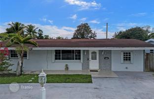 4-bedroom house 166 m² in Pembroke Pines for $550,000