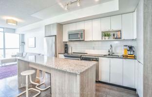 4-bedroom apartment in Etobicoke for C$824,000