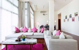 4-bedroom penthouse in Bang Rak for $3,700 per week
