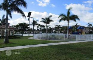 3-bedroom house 153 m² in Hialeah for $650,000