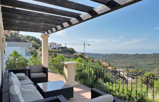 5-bedroom villa 353 m² in Benahavis for 2,900,000 €