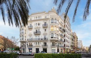 Stylish two-level penthouse with a parking in the center of Valencia, Spain for 1,800,000 €