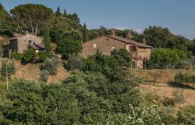 Ancient House for sale in Arezzo area for 850,000 €