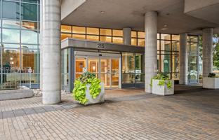 5-bedroom apartment in Fort York Boulevard for C$941,000