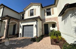 3-bedroom townhouse 150 m² in Hialeah for $549,000