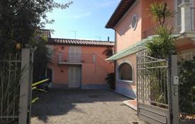 Beautiful villa with a guest house at 300 meters from the beach, in the historic center of Forte dei Marmi, Italy. Price on request