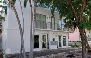 2-bedroom apartments in condo 91 m² in Miami Beach for $549,000