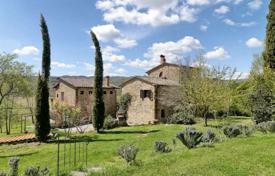 Ancient farmhouse for sale in Tuscany Arezzo for 2,500,000 €