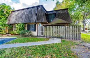 3-bedroom house 136 m² in West End for $398,000