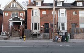 Terraced house – Woodbine Avenue, Toronto, Ontario,  Canada for C$1,800,000