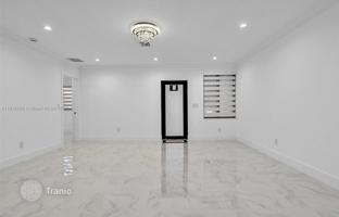 New home 241 m² in Hialeah for $1,300,000