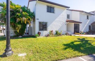 3-bedroom townhouse 132 m² in West End for $450,000