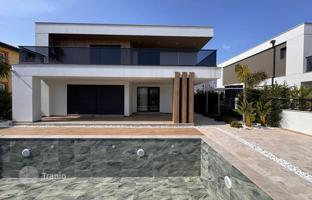 New premium villa with a pool, 150 meters from the sea, Camyuva, Antalya, Türkiye for 71,917,000 TRY