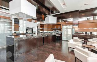 2-bedroom apartment in Etobicoke for C$886,000