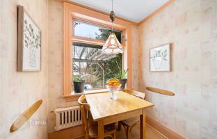 3-bedroom house in Old Toronto for C$1,872,000