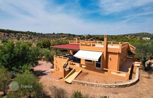 Two-storey furnished villa with a large garden in Petrothalassa, Peloponnese, Greece for 425,000 €