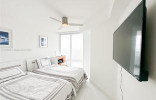 2-bedroom apartments in condo 124 m² in Miami Beach for $1,250,000