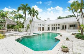Modern villa with a backyard, a swimming pool, a garage and a terrace, Coral Gables, USA for $3,200,000