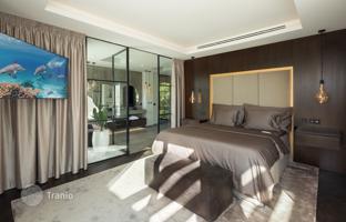 6-bedroom villa 680 m² in Nueva Andalucia for 6,750,000 €