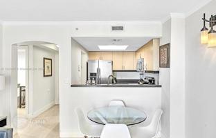 1-bedroom apartments in condo 62 m² in South Bayshore Drive for $609,000