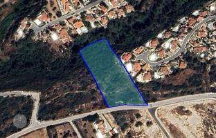 Land plot 6,987 m² in Tala for 850,000 €