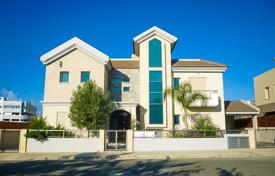 Five bedroom villa in Limassol, Agios Athanasios for 1,550,000 €