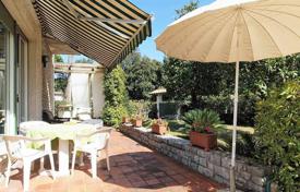 Two-storey villa with a garden in Lido di Camaiore, Tuscany, Italy for 750,000 €