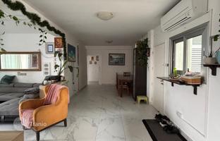 4-bedroom penthouse 220 m² in Neapolis for 600,000 €
