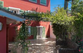 Detached house – Villefranche-sur-Mer, Côte d'Azur (French Riviera), France for 2,700,000 €