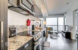 4-bedroom apartment in Adelaide Street West for C$893,000