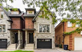 Townhome – Etobicoke, Toronto, Ontario,  Canada for C$1,736,000