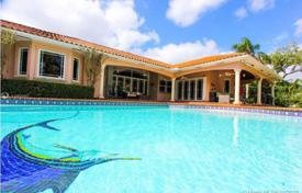 Luxury villa with a large plot, a swimming pool, garages and a terrace, Miami, USA for 1,678,000 €
