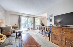 8-bedroom house in Etobicoke for C$1,143,000