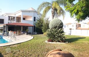 4-room mansion 400 m² in Aradippou for 960,000 €