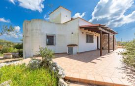 A property with an enchanting rural character in Salento for 320,000 €