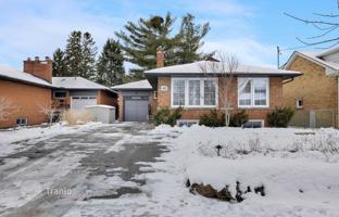 5-bedroom house in Etobicoke for C$2,276,000