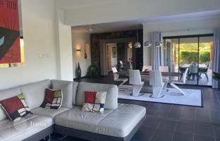8-bedroom cottage 413 m² in Black River for $1,962,000