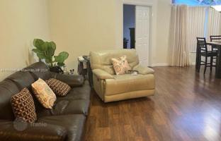 3-bedroom house 156 m² in West End for $555,000