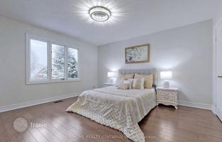 12-bedroom house in Scarborough for C$2,328,000