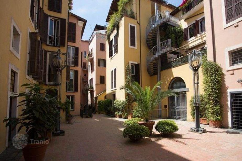 Apartment for sale in Rome, Italy — listing #1420625