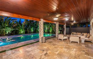 4-bedroom house 398 m² in Miami for $1,449,000