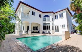 Two-level villa with a backyard, a swimming pool, a terrace and two garages, Bay Harbor Islands, USA for $2,725,000