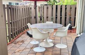 3-bedrooms townhome 164 m² in Plantation, USA for $379,000