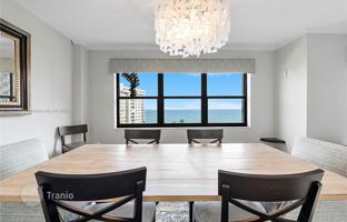 2-bedroom apartments in condo 158 m² in Lauderdale-by-the-Sea for $824,000