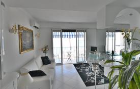 Property for sale in Antibes. Furnished renovated seaview apartment with a terrace, on the front coastline, Juan-les-Pins, France Property for sale in Antibes. Furnished renovated seaview apartment with a terrace, on the front coastline, Juan-les-Pins, France