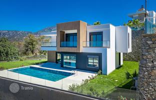 4-bedroom villa 272 m² in Kargicak for 66,634,000 TRY